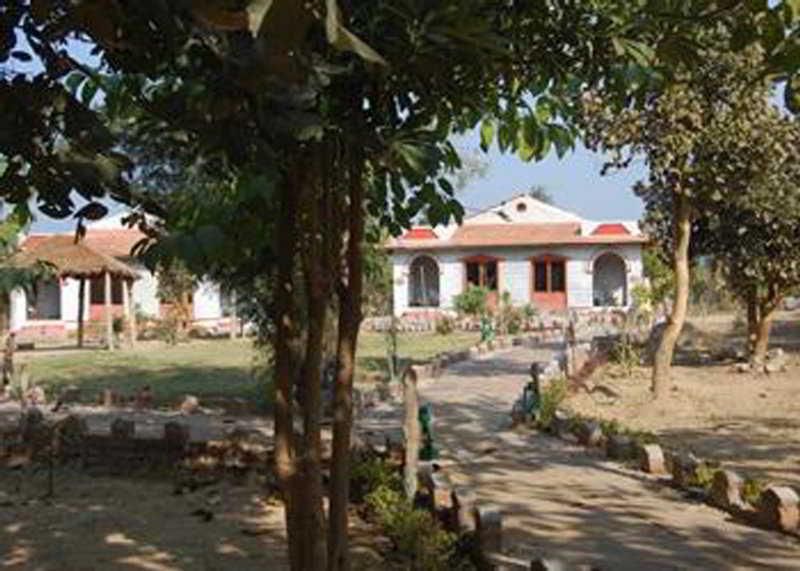 Mogli Resort Kanha Exterior photo