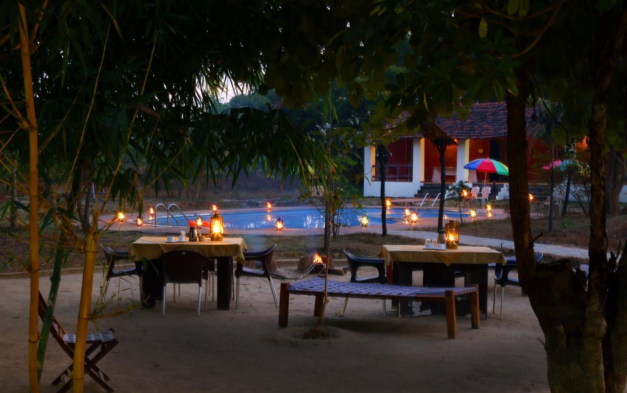 Mogli Resort Kanha Exterior photo
