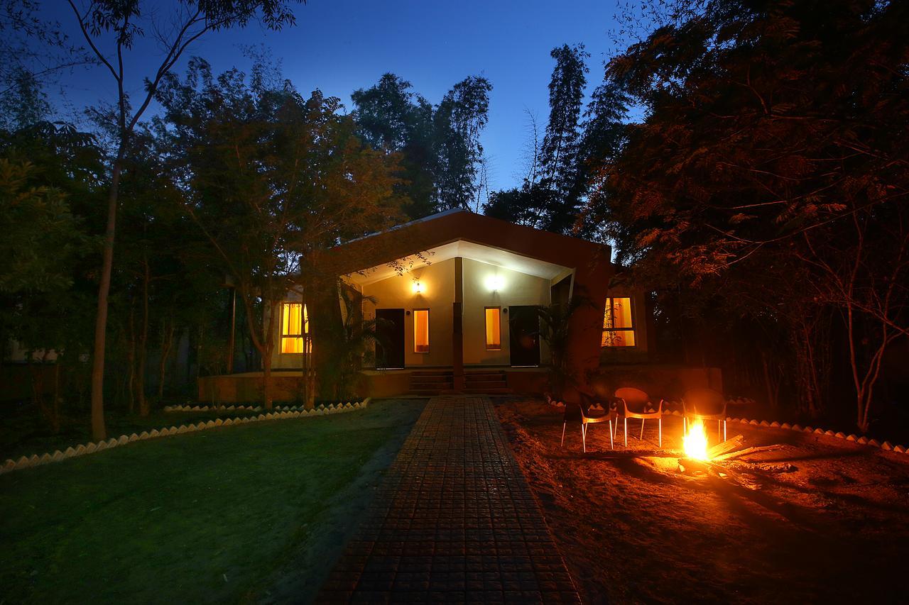 Mogli Resort Kanha Exterior photo