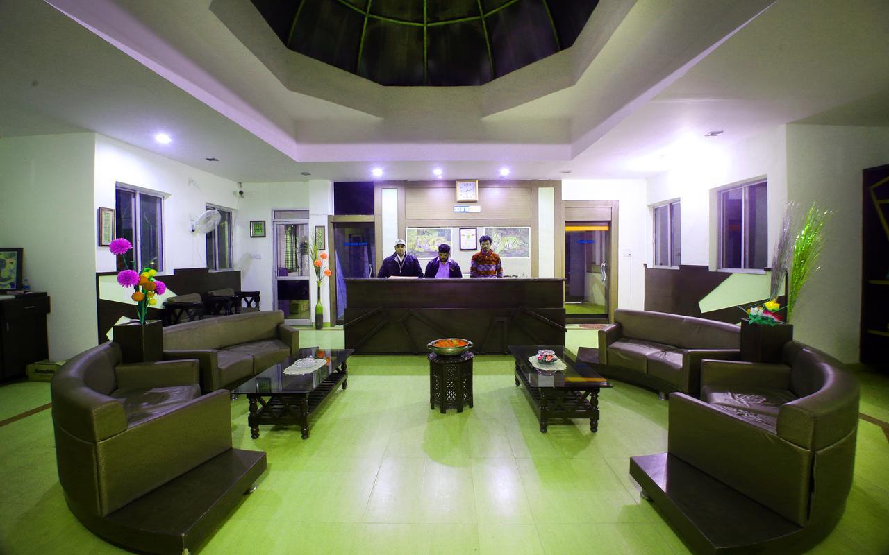 Mogli Resort Kanha Exterior photo