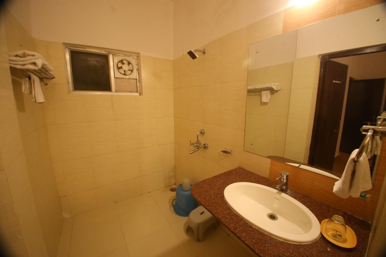 Mogli Resort Kanha Exterior photo