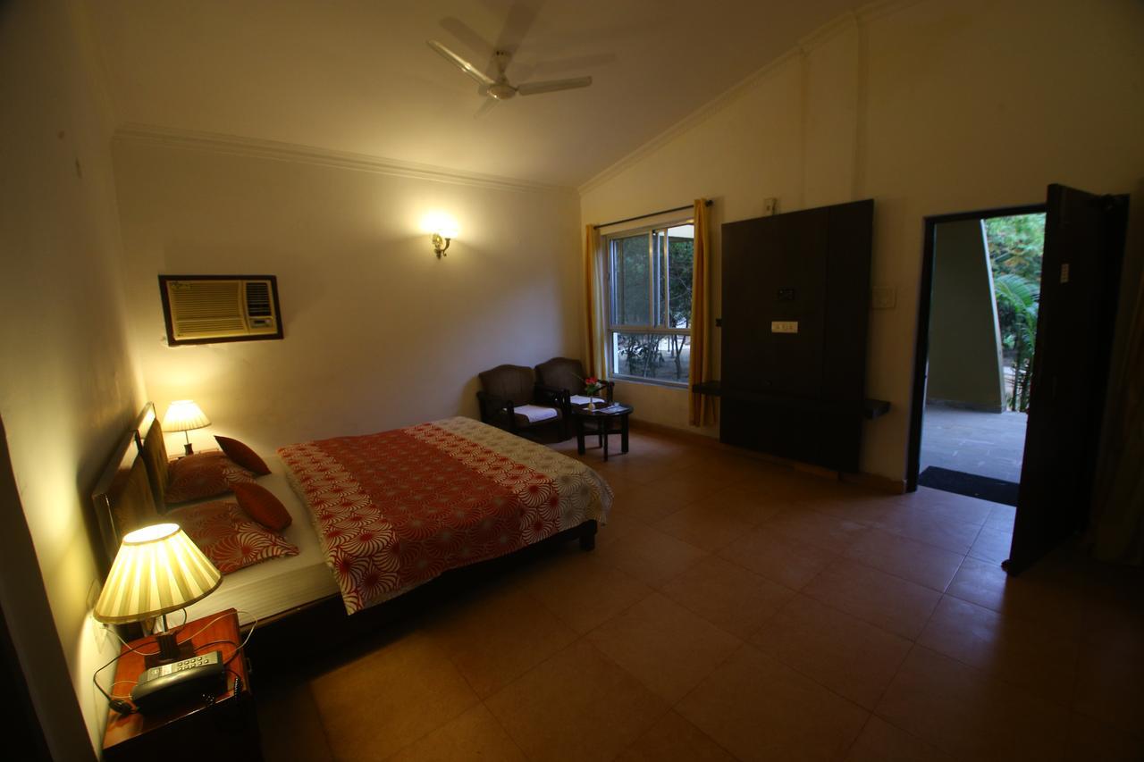 Mogli Resort Kanha Exterior photo
