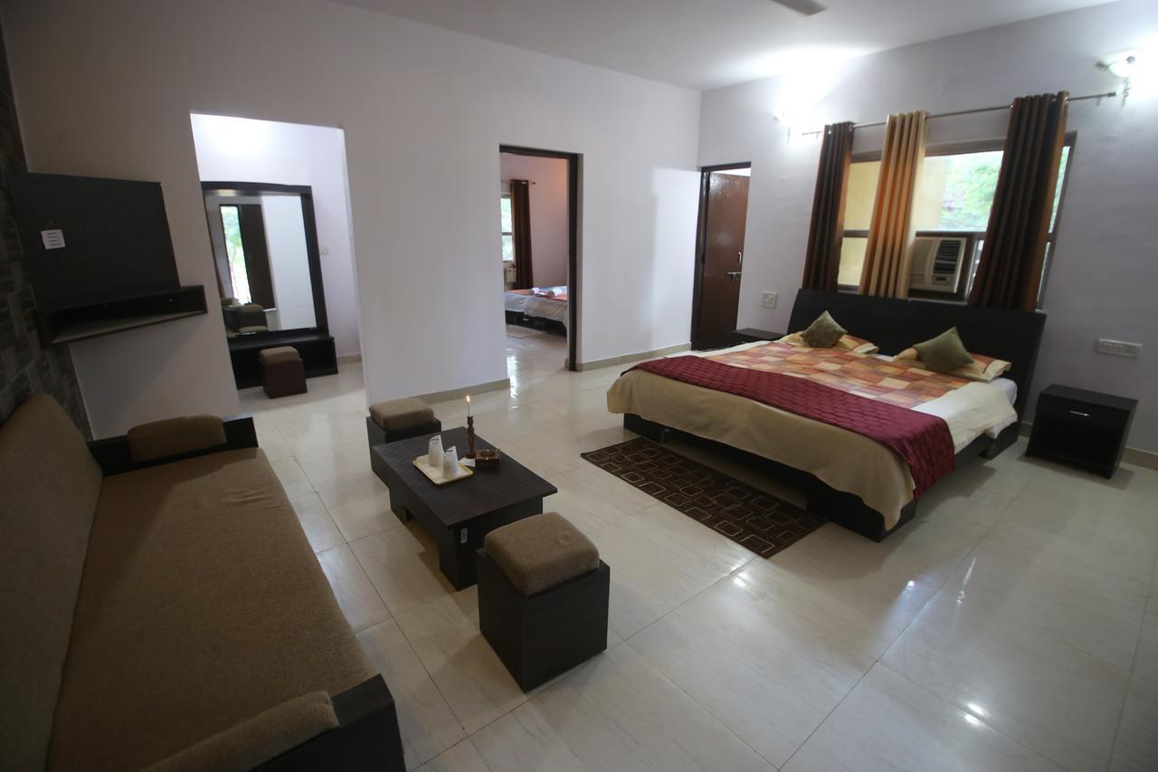 Mogli Resort Kanha Exterior photo