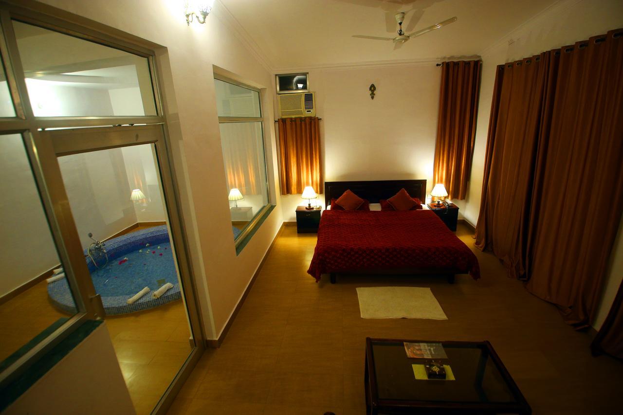 Mogli Resort Kanha Exterior photo